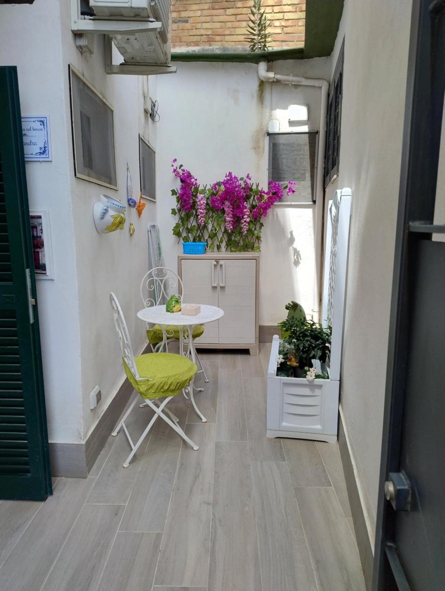 La Casita Nel Bosco Apartment Наполи Екстериор снимка